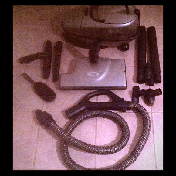 Tristar MG2 Canister Vacuum w/ attachments & brush