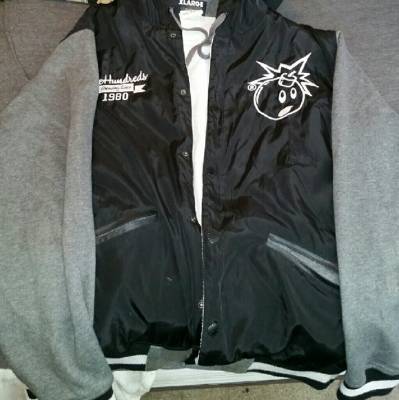Hundreds Huge Bomber