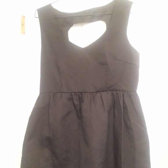 Black, sassy dress. Perfect for a night out!
