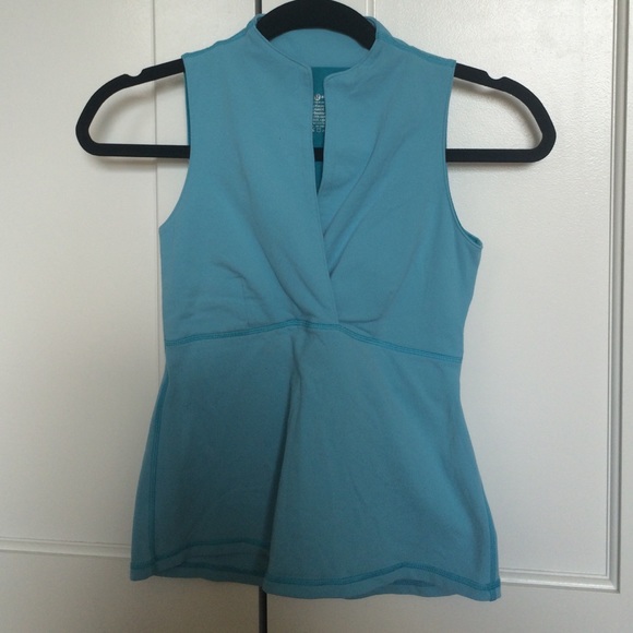 Lululemon size 8 top