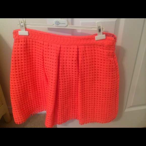 Coral basket weave mini skirt