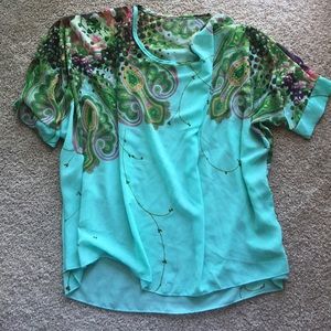 Batwing oversized blouse.