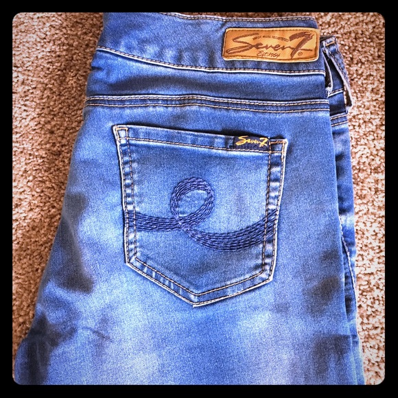 Seven7 Cropped Jeans