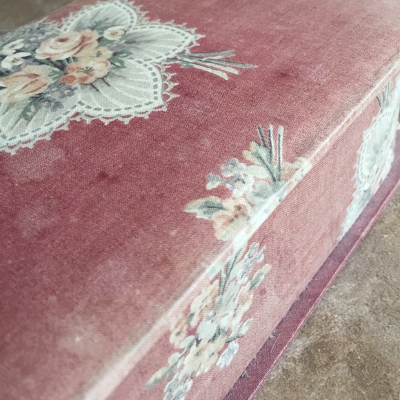 Vintage floral box