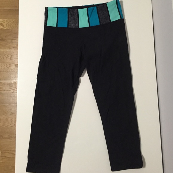 Lululemon black wunder under size 6 leggings