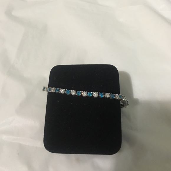 Bracelet - Picture 1 of 2