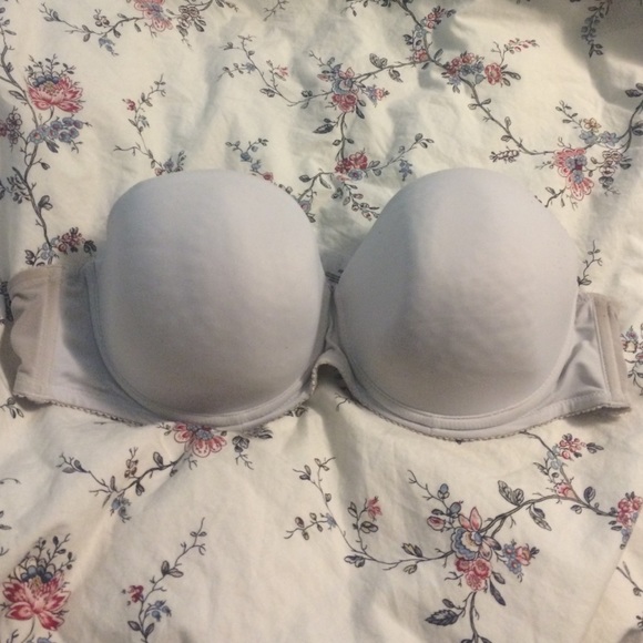 40 C Strapless White Bra Torrid