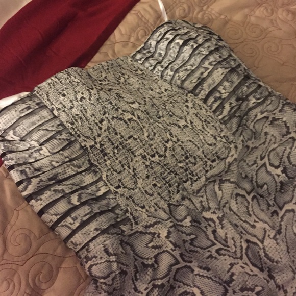 Dress - Picture 2 of 4