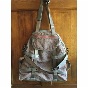 Lululemon gym bag!  😍