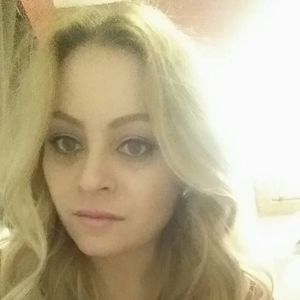 Meet your Posher, Azucena