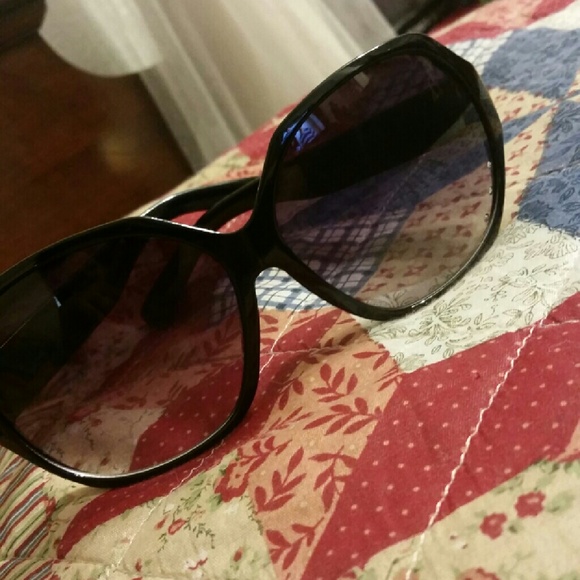 Sunglaases