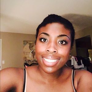 Meet your Posher, Jamila