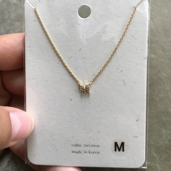 LETTER B Dainty Initial Jewel Pendant Necklace - Picture 4 of 6