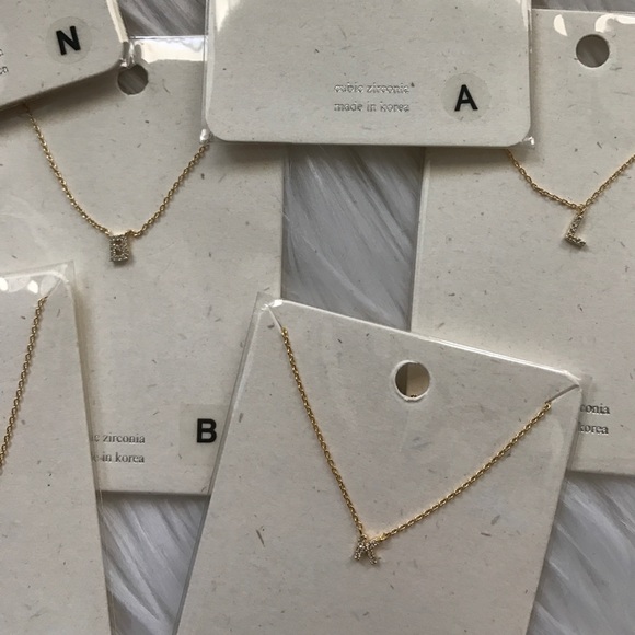 LETTER B Dainty Initial Jewel Pendant Necklace - Picture 6 of 6