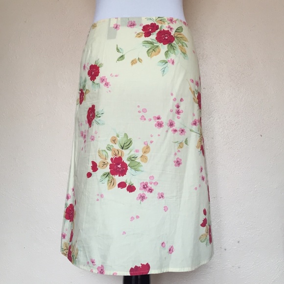 DKNY Jeans floral skirt - Picture 3 of 4