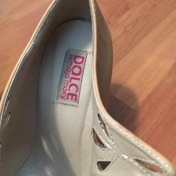 Tan heels - Picture 2 of 4