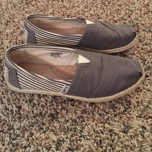 Toms shoes