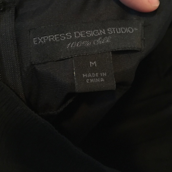 Express halter top - Picture 2 of 4