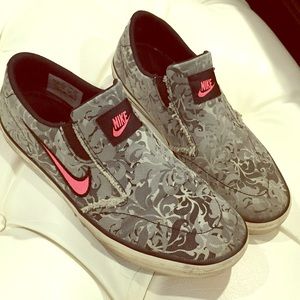 Nike Slip-ons