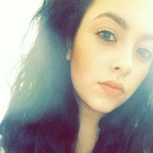 Meet your Posher, Jasmine