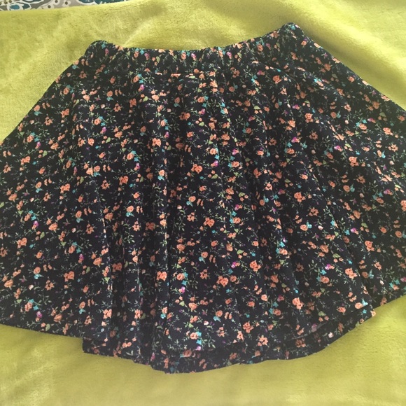 Cute little flower Winter skirt👗