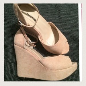 Torrid Wedges