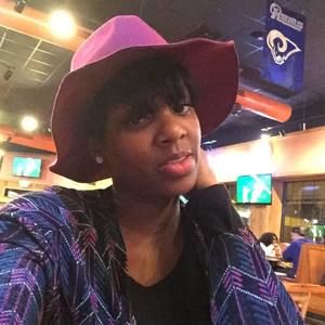 Meet your Posher, Monique