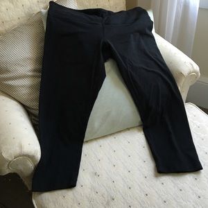 Lululemon yoga/workout crop length pants