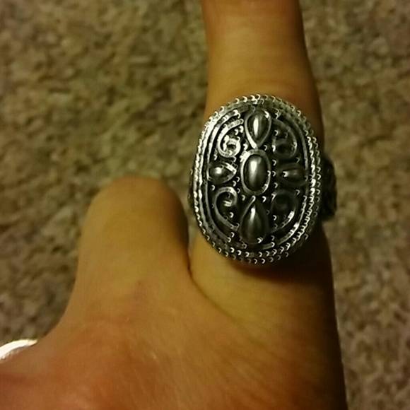 Ring - Picture 2 of 2