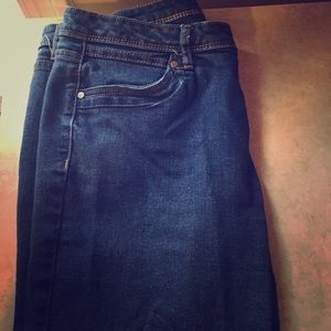 Size 10 Simply Vera skinny jeans