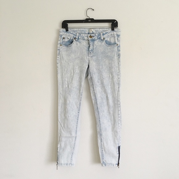 Light-Washed Comfy Skinny Jeans