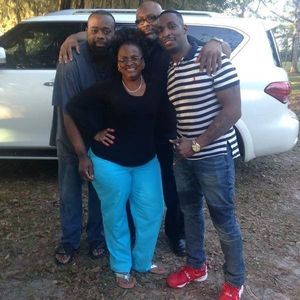 Meet your Posher, Linessa