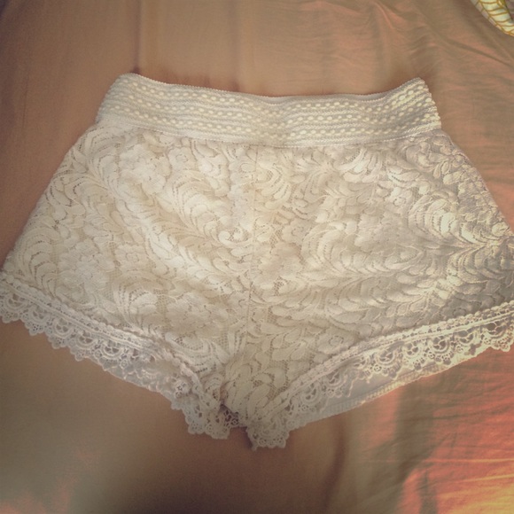 Crochet cream shorts!
