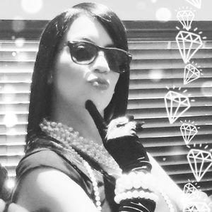 Meet your Posher, Elia