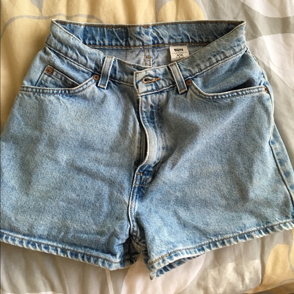 Levi's high waisted shorts - Picture 4 of 4