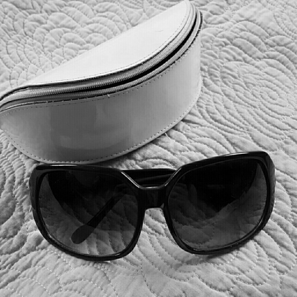 Large Frame Black Sunglasses [Price Drop!]