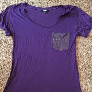 Express studded pocket tee