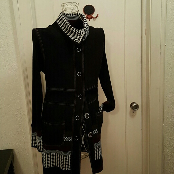 Sweater - Picture 4 of 4