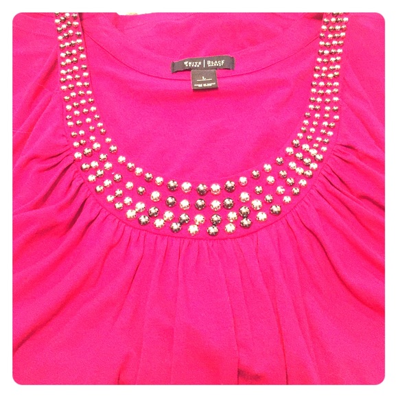 White House black market. sleeveless top