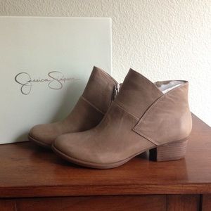 NEW!! Jessica Simpson Taupe Booties
