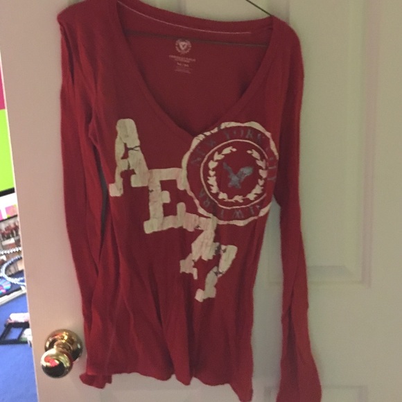 American eagle long sleeve red shirt
