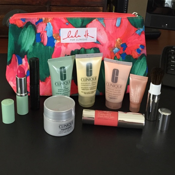 10 piece Clinique makeup and skincare set. New.