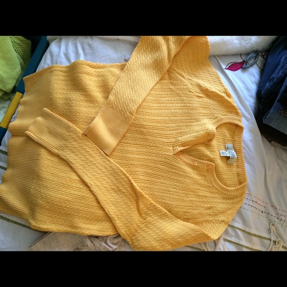 Cabella's Sweater