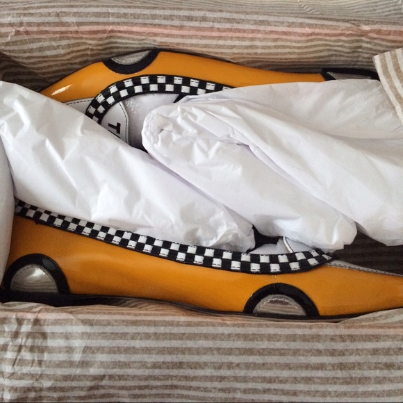 SOLD Kate Spade Taxi. Super cute. New never worn - Picture 2 of 4