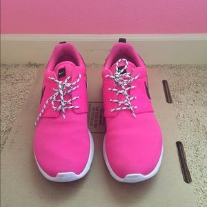 Hot pink Nike Roshies