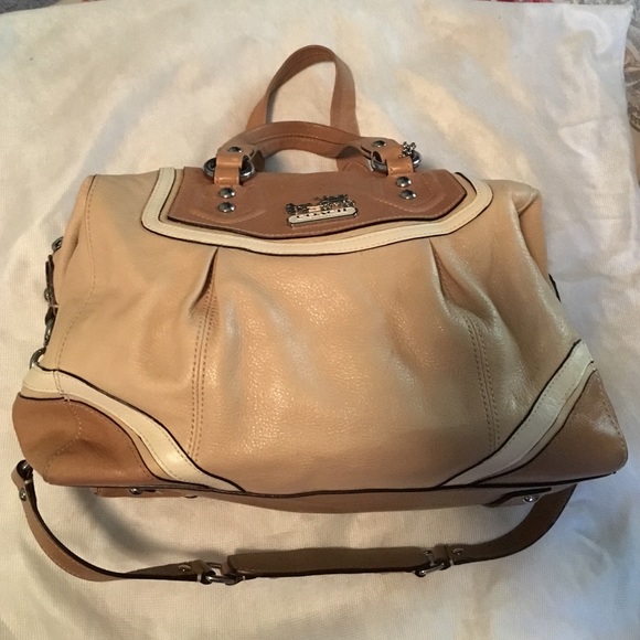 Coach tan handle or shoulder bag