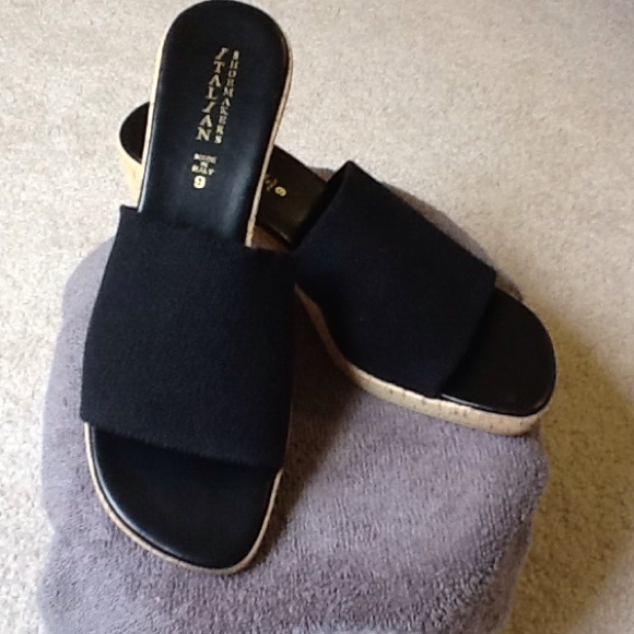 Black wedge sandals - Picture 1 of 3