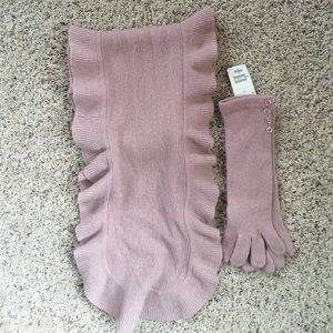 Nwt-H&M blush scarf/long sleeve gloves w/buttons