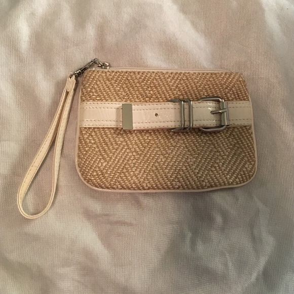 Express tan and cream straw wristlet