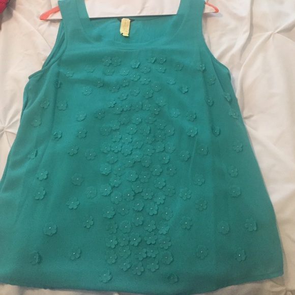 Sleeveless Flowered Top